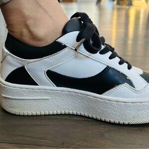 Alice + Olivia Black and White Sneakers